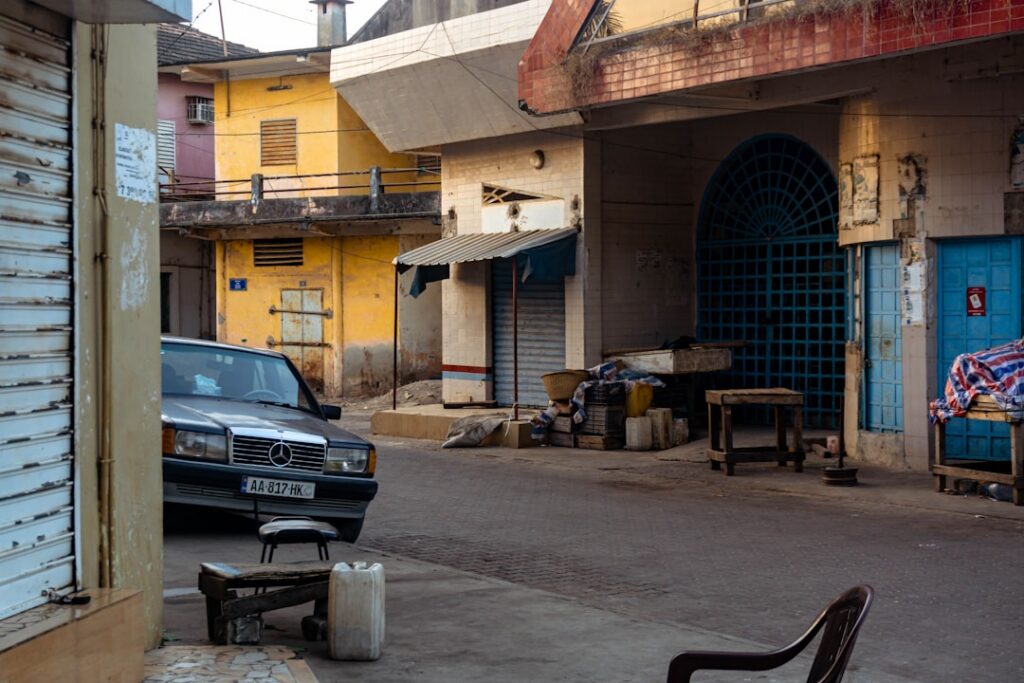 Market scene used for Senegal travel health article