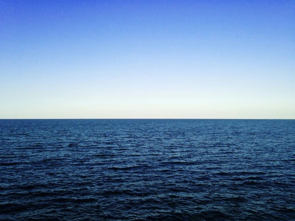Open ocean horizon for international travel planning